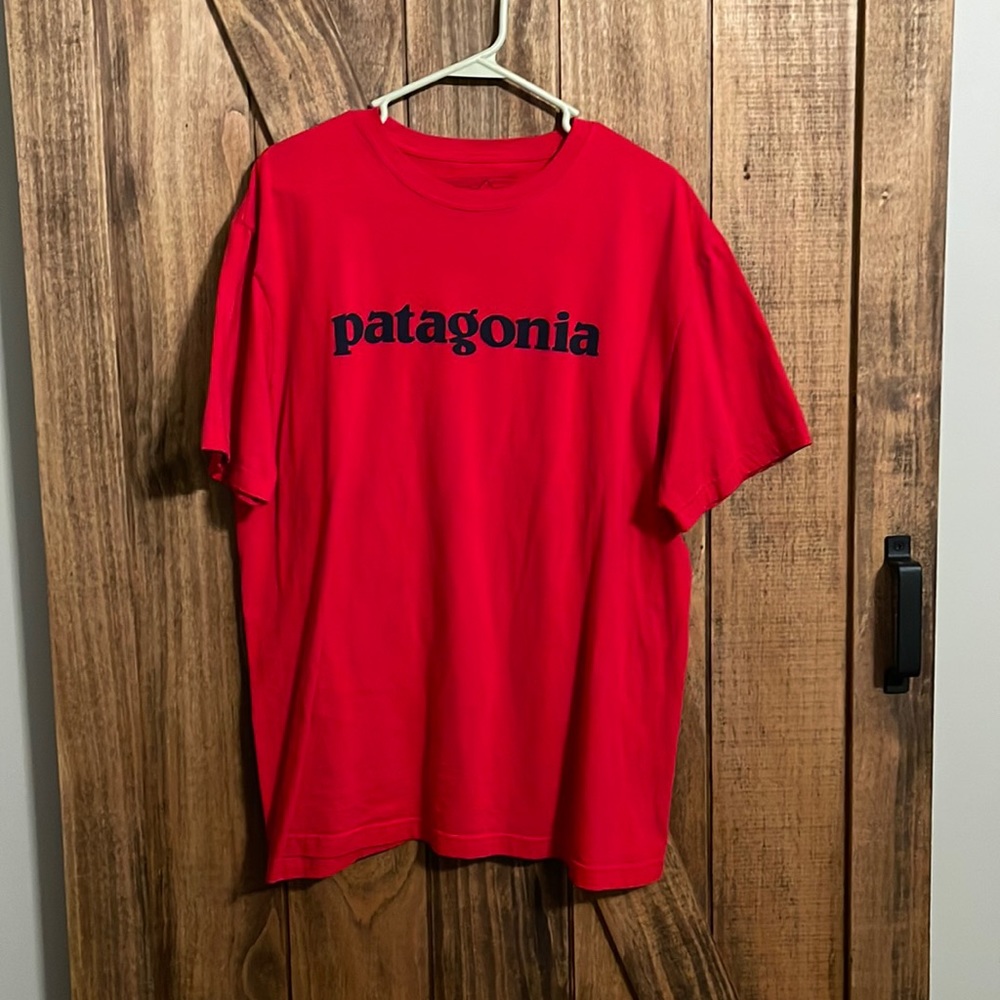 Red Patagonia 100% Organic Cotton T-shirt, Size Large.